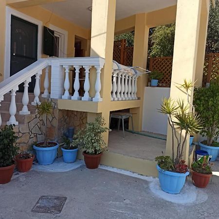 Dimitris House Petriti Apartamento Exterior foto