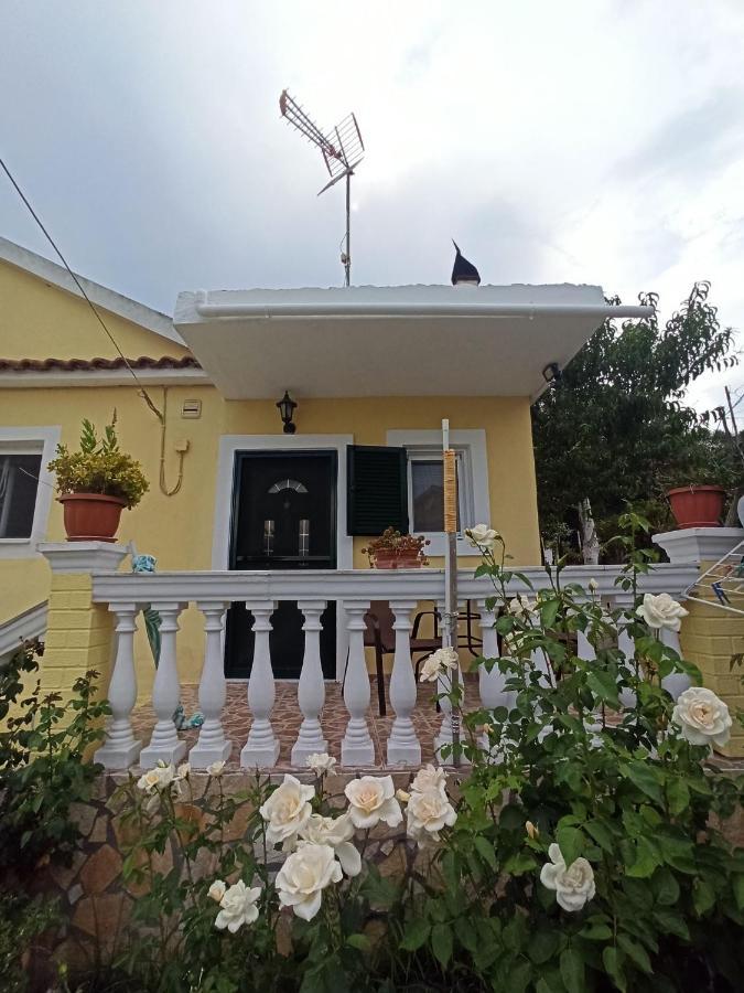 Dimitris House Petriti Apartamento Exterior foto